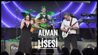 Alman Lisesi 21 Fizy Liseler arası Müzik yarışması Elemeleri 2018 en iyi solist👍 ödülü Cemre Özen [upl. by Gide908]