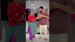 Mummy nai gaurav say banana kyu chinliye viralvideo comedy gauravaroravlog youtubeshorts short [upl. by Nolava]