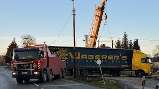 Megsüllyedt kamion műszaki mentése Gyöngyösfalu közelében [upl. by Asile527]