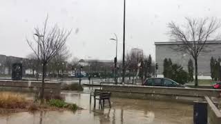 De gros flocons tombent en plaine en DrômeArdèche comme ici à Valence [upl. by Paulita20]