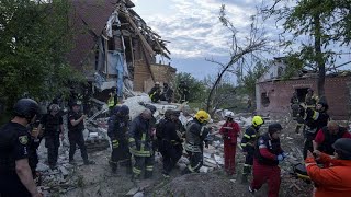 Nach russischem Angriff auf die Region Donezk Sechs Menschen verletzt [upl. by Doehne374]