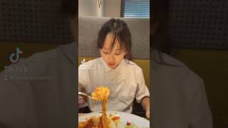 このスパゲッティ🍝メッチャ美味しかったよ！みんなも食べてみてね！ tiktok 踊ってみた 踊りたい うますぎやろがい ダンス こっちゃん 流行り むさしの森珈琲 [upl. by Ynaitirb]