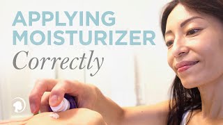 Learn How to Apply Moisturizer Correctly and Simply 🌿 [upl. by Sikko]