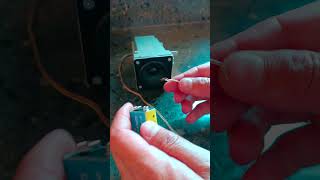 Test the polarity of a speaker with a 9v battery Find out  positivenegative of a speaker [upl. by Nnaed]