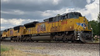 southbound UP grain train powers through GiddingsTx 6292022 [upl. by Nolrev438]