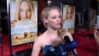 Amanda Seyfried amp Chris Egan Interview Letters To Juliet LA Movie Premiere [upl. by Honeywell]