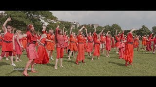 Kate Bush  Wuthering Heights Day 4kUHD  Flashmob Berlin July 15 2017 [upl. by Asiralc]