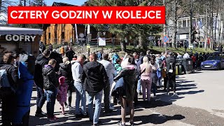 Gigantyczna kolejka na Kasprowy Wierch Turyści czekają po cztery godziny [upl. by Katrina]