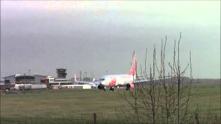 Windy Landings at Leeds Bradford Airport 9th JAN 2015 [upl. by Anyzratak400]