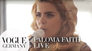 Paloma Faith singt quotOnly Love Can Hurt Like Thisquot live [upl. by Chester376]