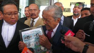 Sidang media Tun Mahathir kes saman fitnah terhadap Zahid di Mahkamah Tinggi [upl. by Farris]