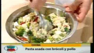 pasta asada con brocoli y pollo pt3 201110203gp [upl. by Achorn480]