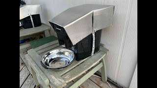 Raccoon proof outdoor cat feeder Raccoon proof outdoor cat or dog feeder [upl. by Leblanc]