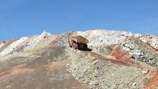 Atalaya Mining camion denominado Lagarto llevando su Carga [upl. by Gilmour]