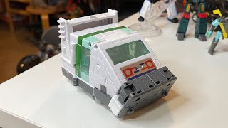 Hasbro Transformers United Origin Wheeljack [upl. by Inad612]