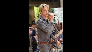 The Very Best of David Bowie Live  Modern Love [upl. by Duthie]