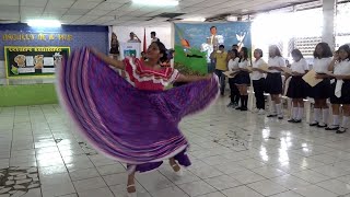 Managua estudiantes del colegio Rubén Darío celebran el mes de la Resistencia Indígena [upl. by Enner]