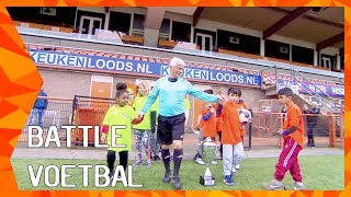 HELE SPECIALE VOETBALWEDSTRIJD SAMEN SPELEN EN WINNEN  BATTLE GVOETBAL  ZAPPSPORT [upl. by Goddart]