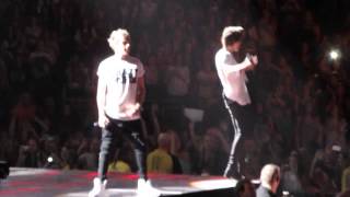 One Direction  One Way Or Another amp Teenage Kicks in Columbus Ohio [upl. by Care]