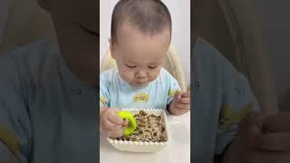 Mushroom and minced meat noodles Human cub Baby food My god it smells so good Eat independently [upl. by Kremer]