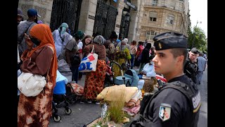 JO Paris 2024  des migrants évacués avant la cérémonie douverture [upl. by Etteragram499]