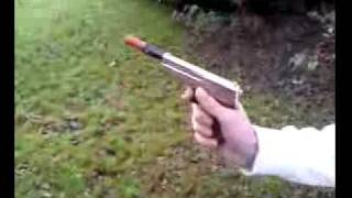 Vuurwerkpistool  firework pistol [upl. by Hotze]