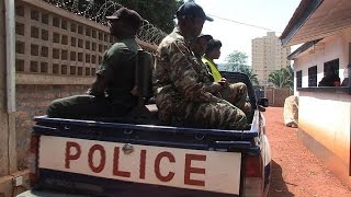 Bangui la police locale reprend la main après Sangaris [upl. by Adnaugal836]