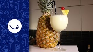 Cómo hacer una Piña Colada paso a paso [upl. by Dalli]