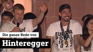 Martin Hinteregger auf dem Römerbalkon nach dem Europapokal Sieg der Eintracht  Sport [upl. by Eenet]