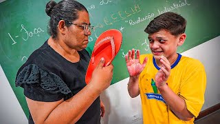 TODOS OS ALUNOS ESTÃO COM MEDO DA NOVA PROFESSORA [upl. by Eimaral]