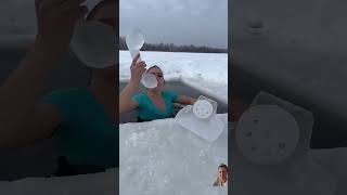 Muito brava❄️shortsvideo snow ice frozen cold icefishing icequeen winter shortsviral [upl. by Zzaj]