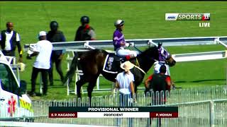 Hippisme  1ère journée  La 1ère course en direct [upl. by Kcirted]