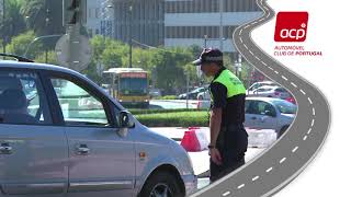 Selo de inspeção automóvel no vidro da frente  Minuto Seguro ACP [upl. by Frere]