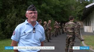 Formation de gendarmes réservistes à SaintAstier [upl. by Tallula]