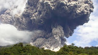 The Active Volcano in Ecuador Reventador [upl. by Llerut]