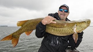 Canadian Giant Muskie Fishing [upl. by Dnalerb]