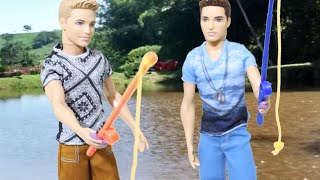 Ken vai Pescar com Felipe Escondido de Barbie Carol Episódio em Português [upl. by Oiceladni]