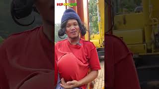 MAINAN AKU  KEPOMPONG BALON funny comedyshorts lucu comedyvideos comedy shortvideos shorts [upl. by Haimrej106]