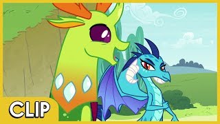 Thorax y Ember se Amistan  MLP La Magia de la Amistad Español Latino [upl. by Einahpit]