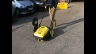 KARCHER KM 7020 MANUAL PUSH SWEEPER [upl. by Frodine576]