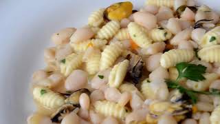 Cavatelli con fagioli e cozze ricetta alla tarantina ecco dove provarla [upl. by Nashoma]