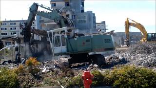 Liebherr R 952 Demolition avec broyeur béton mécanique [upl. by Massie267]