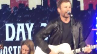 Dierks Bentley Live quotDrunk on a Planequot [upl. by Allveta]