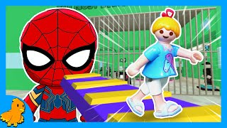 Mit SPIDERMAN im Gefängnis🕸️🦸🏽‍♂️ Wird Hannah entkommen😅 Obby Roblox  Playmobil Familie Vogel [upl. by Ocirnor]