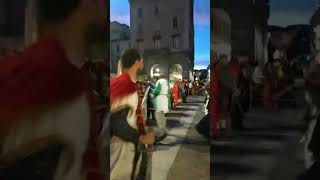 CiaoComo eventi  Palio del Baradello la scherma medievale protagonista in piazza Duomo stasera [upl. by Kcirddahc307]