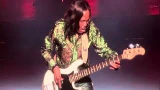 Verdine White Bass solo  Earth Wind n Fire at Venetian Casino from Localguy8 [upl. by Emanuele]