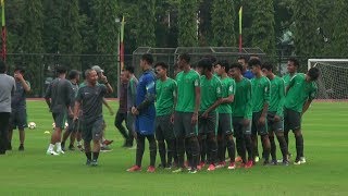 NGABUBURIT TIMNAS SEPAK BOLA U 19 DI YOGYAKARTA [upl. by Charisse]