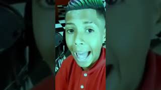 Niño brasileño cantando jingle bells neymar brasil [upl. by Ahsaten514]