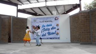 La muñeca fea quotEn el Jardín del Grillito Homenaje a Francisco Gabilondo Soler Cricríquot [upl. by Ahtanamas]