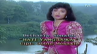 Betharia Sonata  Hati Yang Luka  Kamera Ria TVRI 1987 [upl. by Schertz]